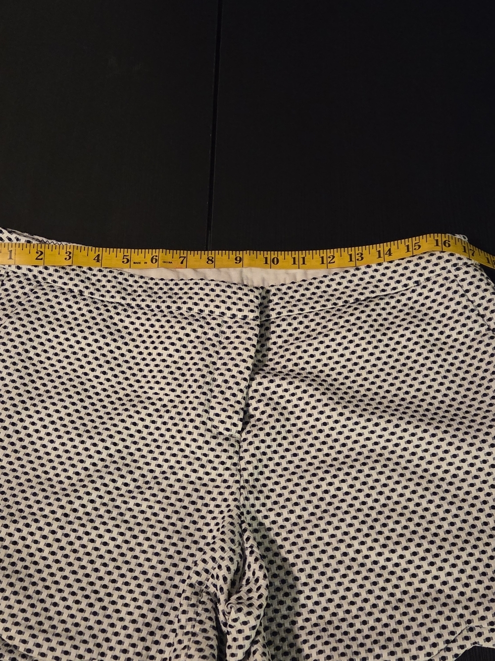 Cynthia Rowley Womens White Scalloped Hem Shorts with Black Dot Print Size 12 - Picture 6 of 9
